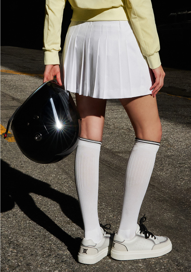 WOMEN ESSENTIAL PLEATS SKIRT
