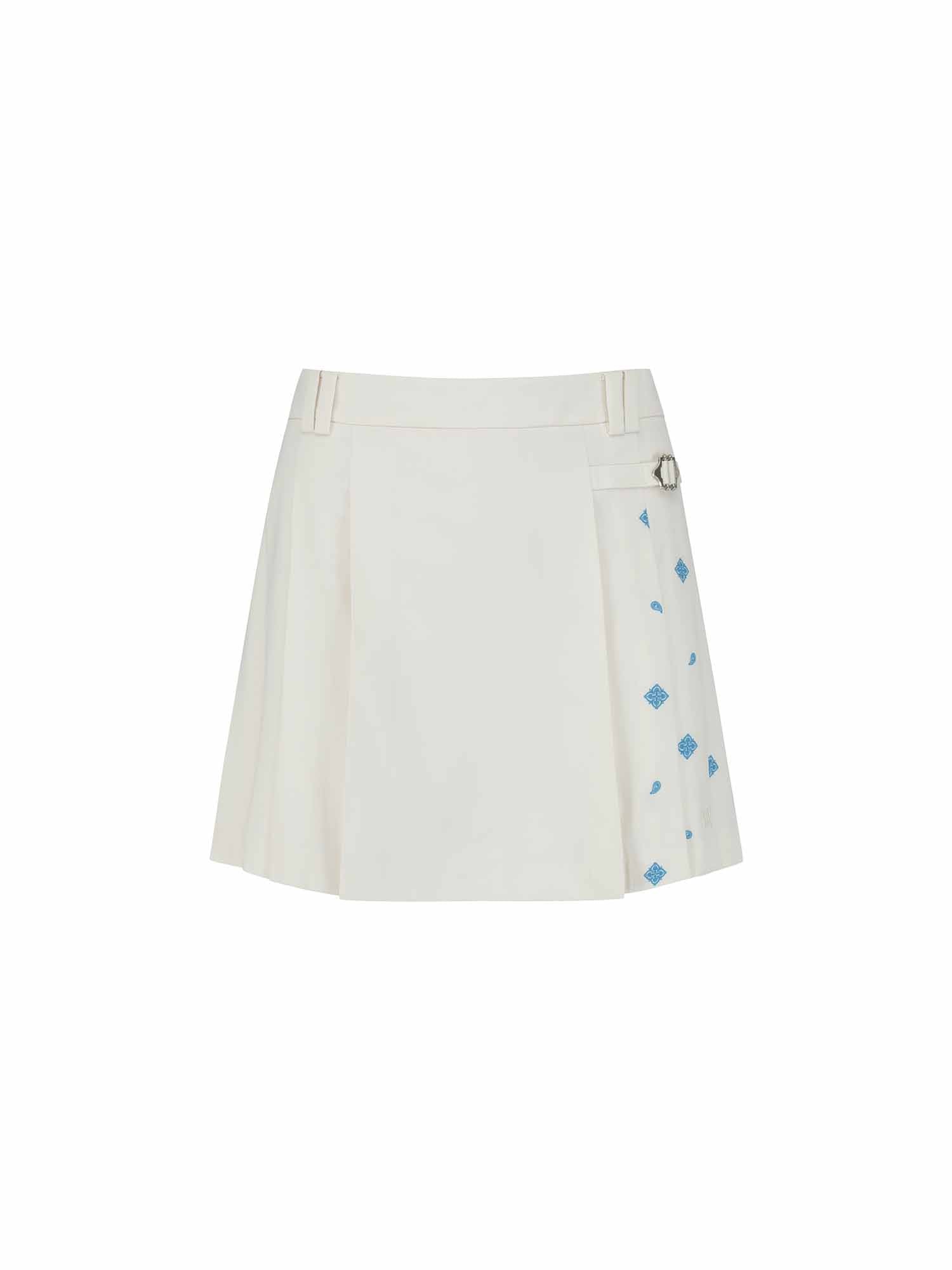 WOMEN SEASONAL PLEATS HALF PANTS