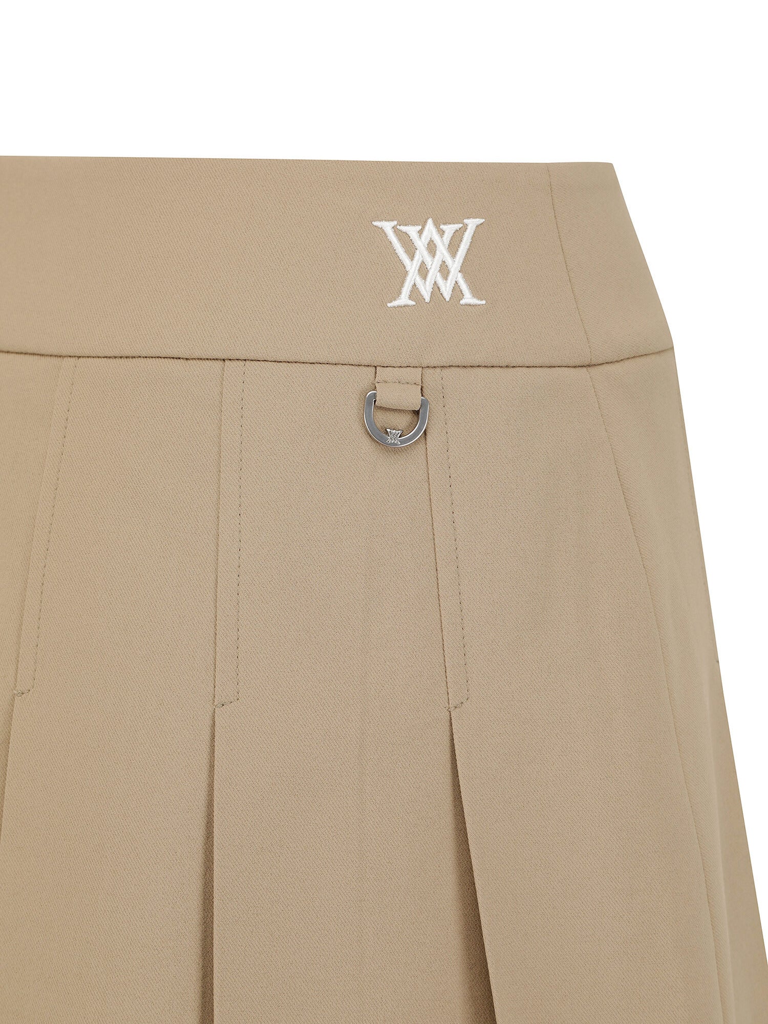 WOMEN OVER PLEATED HALF PANTS