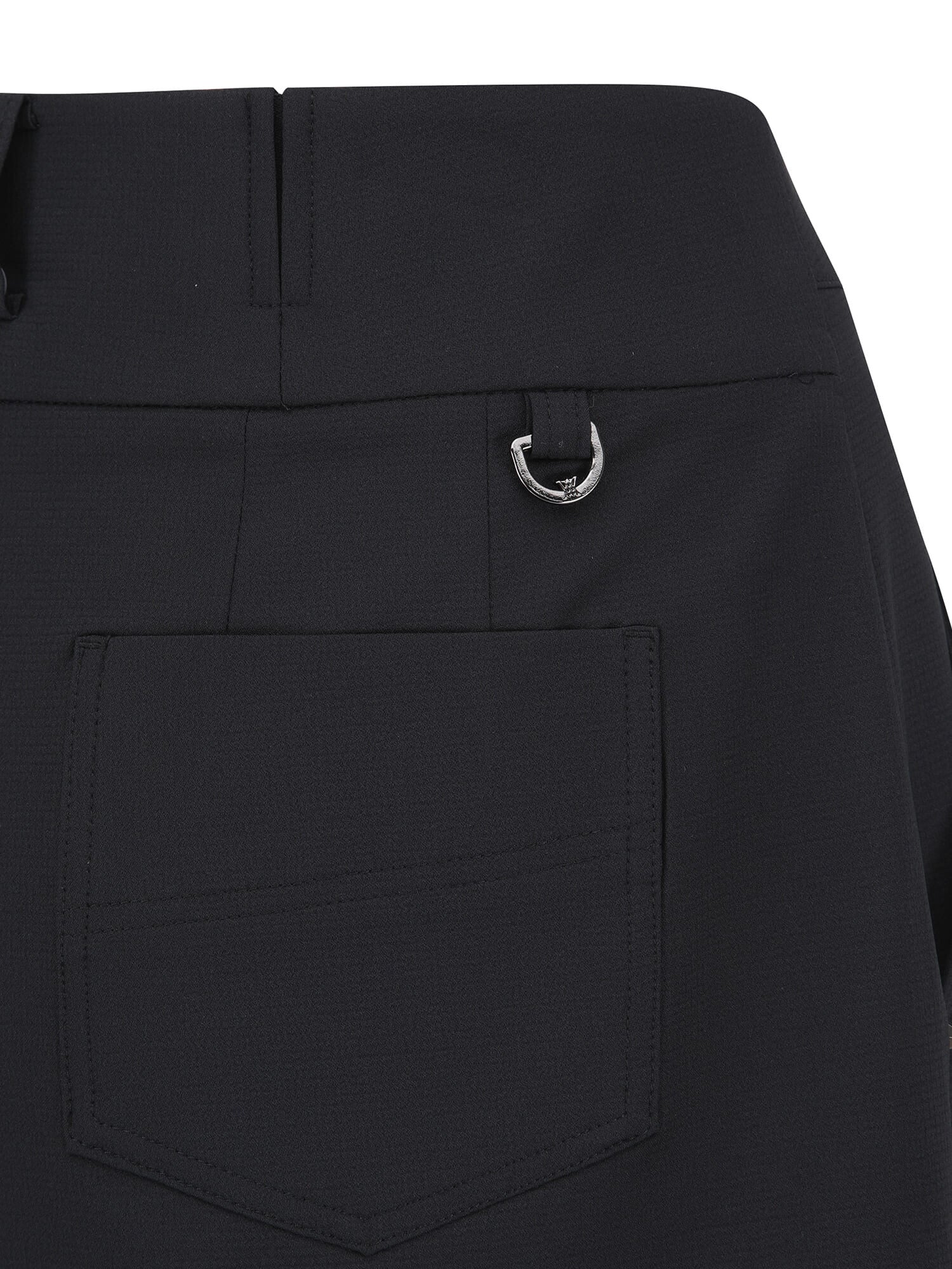 WOMEN SM ESSENTIAL HALF PANTS