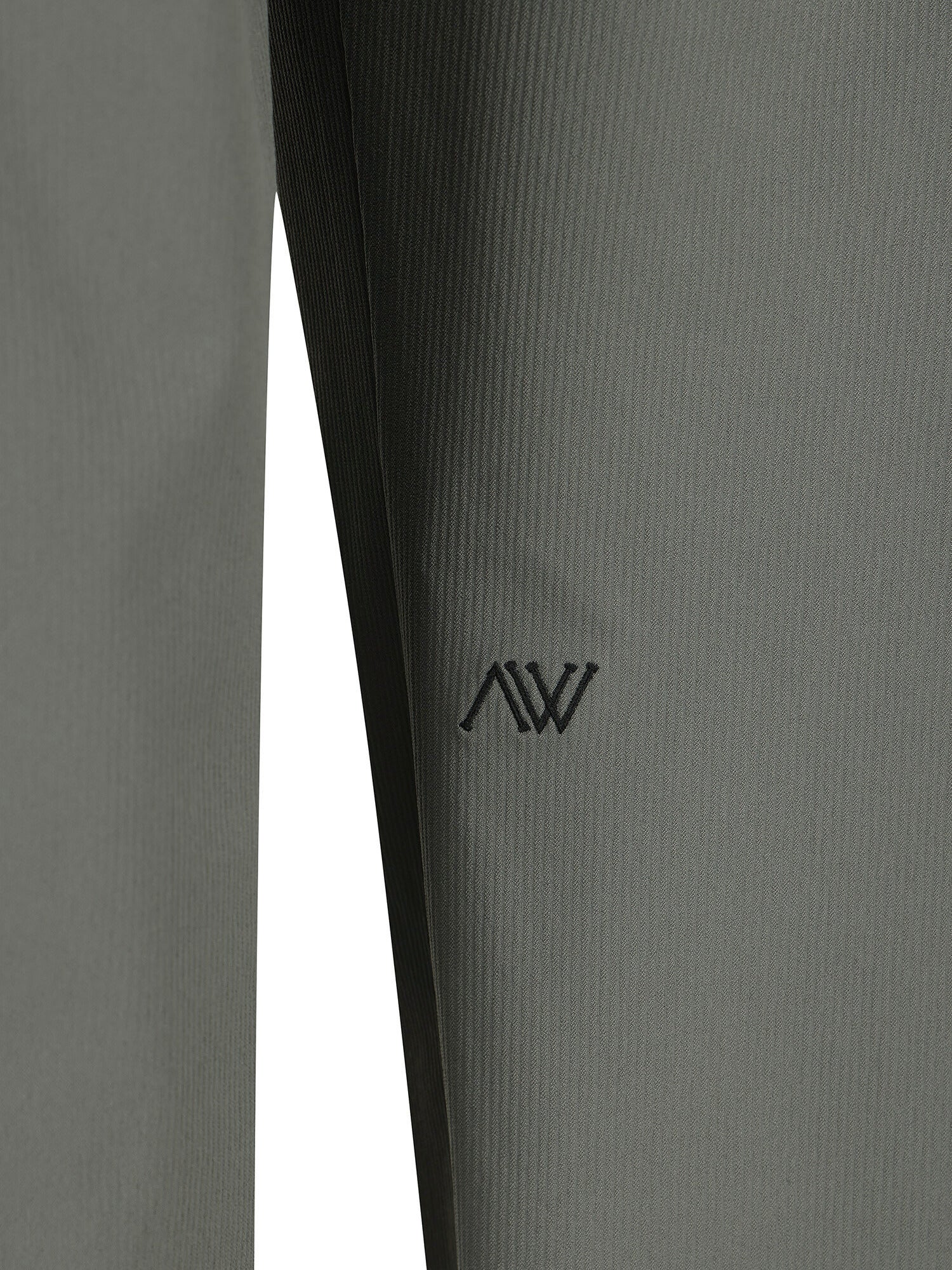 MEN TAPERED PANTS