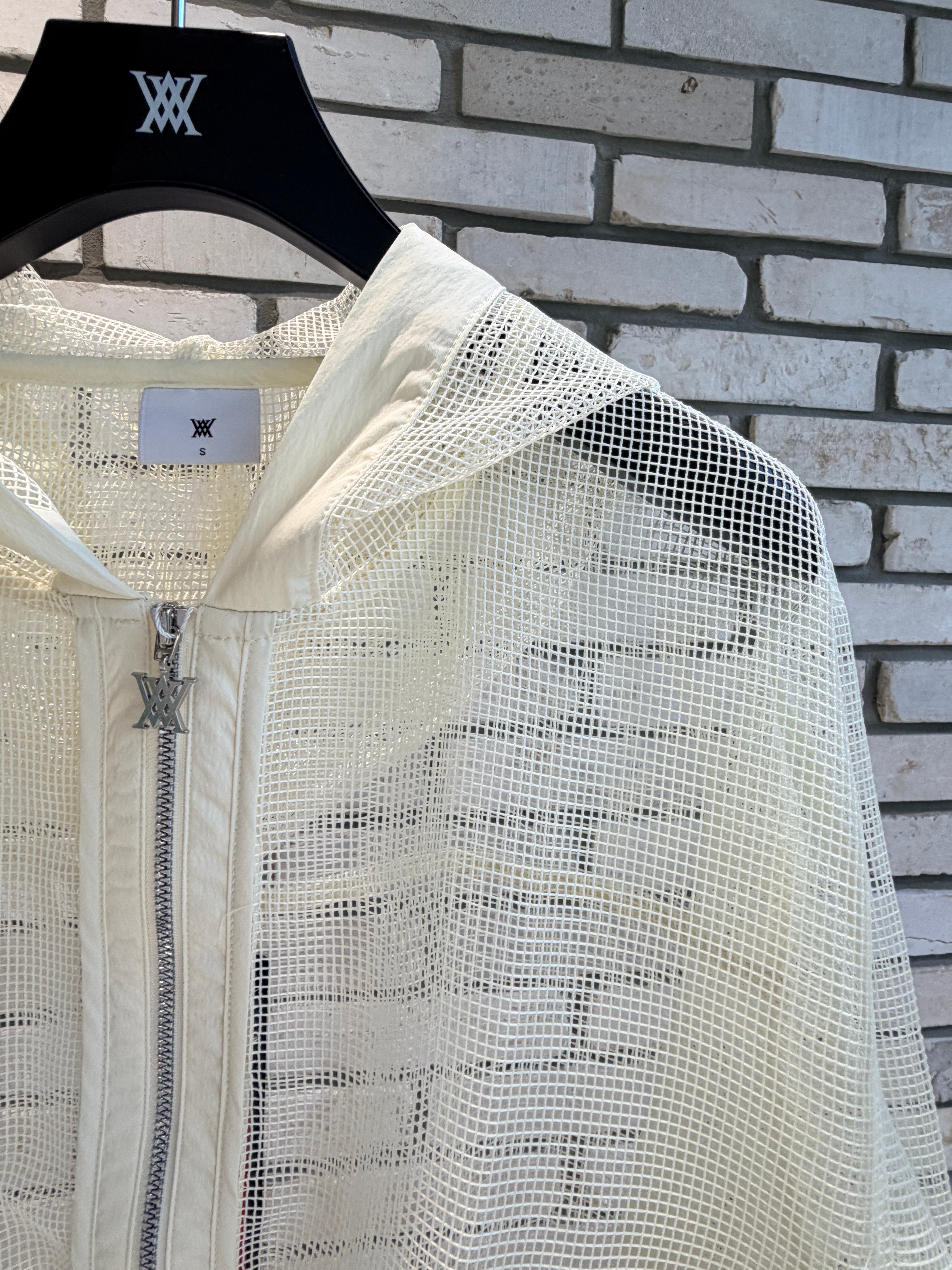 WOMEN HOODED ATHLEISURE JACKET