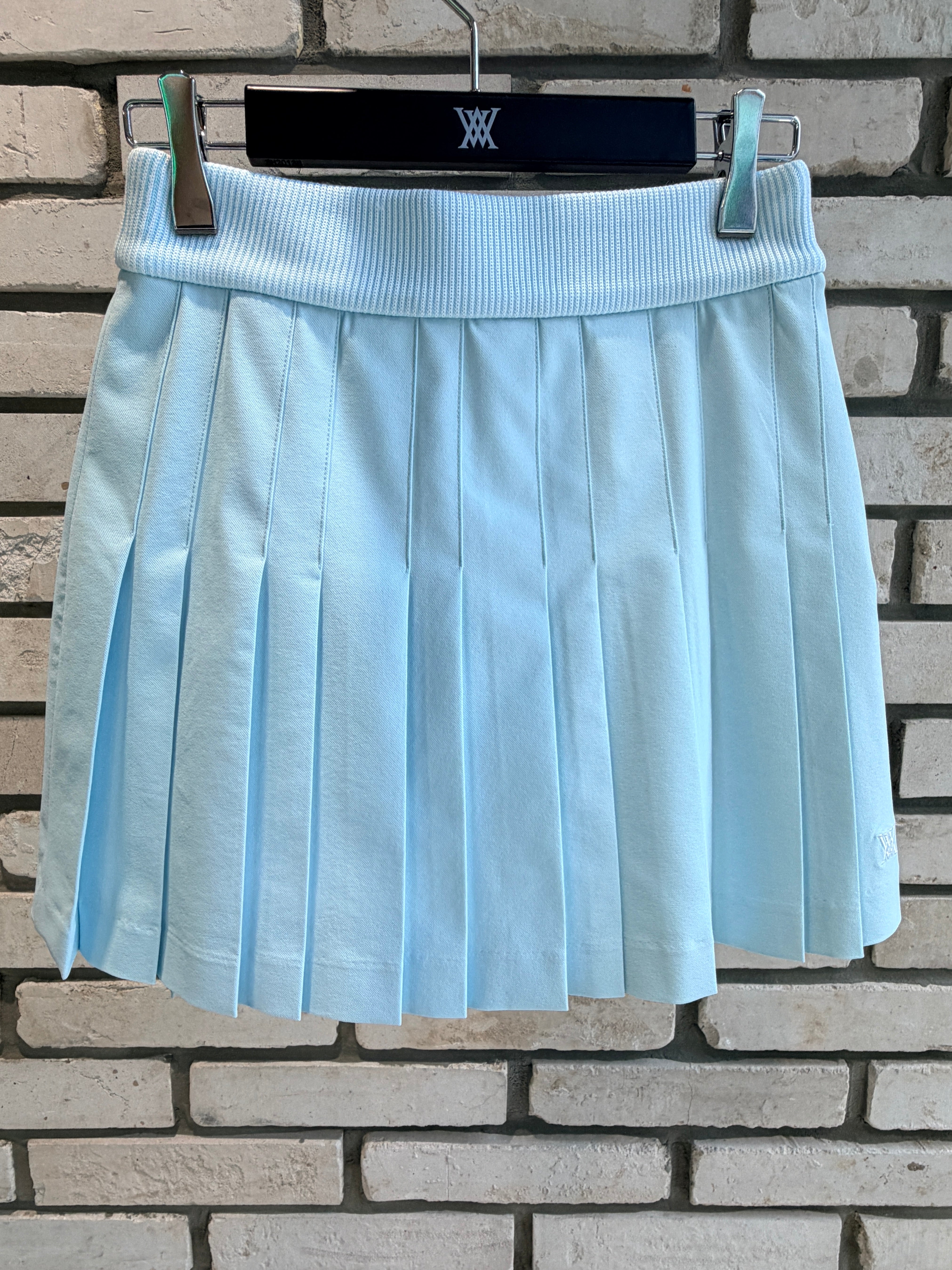 WOMEN ESSENTIAL PLEATS SKIRT