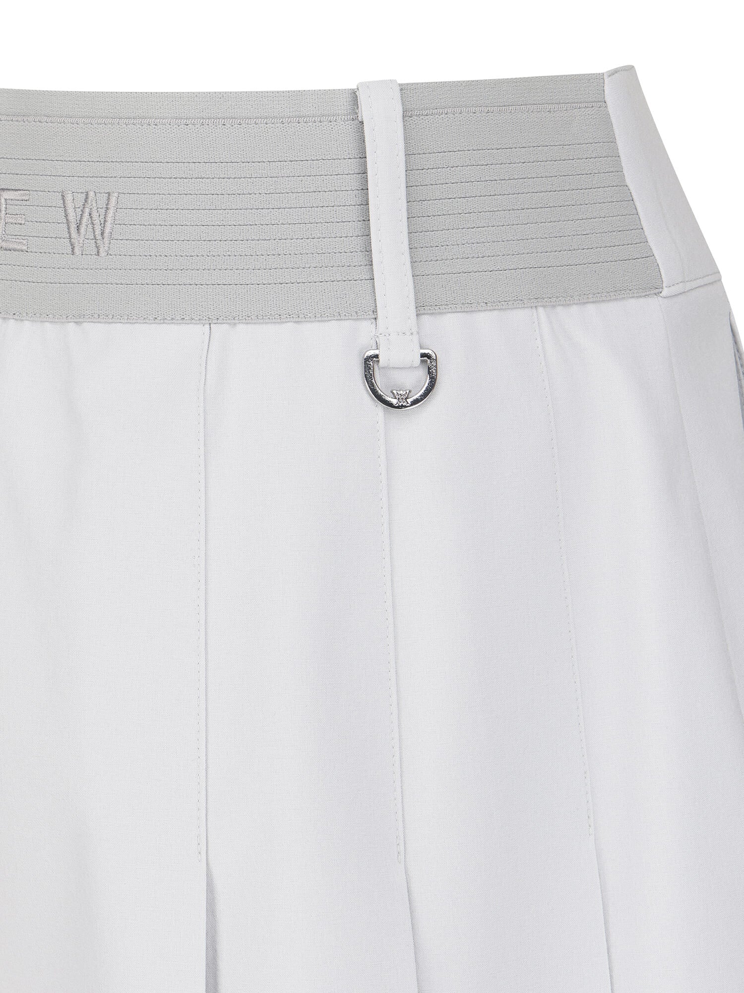 WOMEN FA BACK PLEATED HALF PANTS