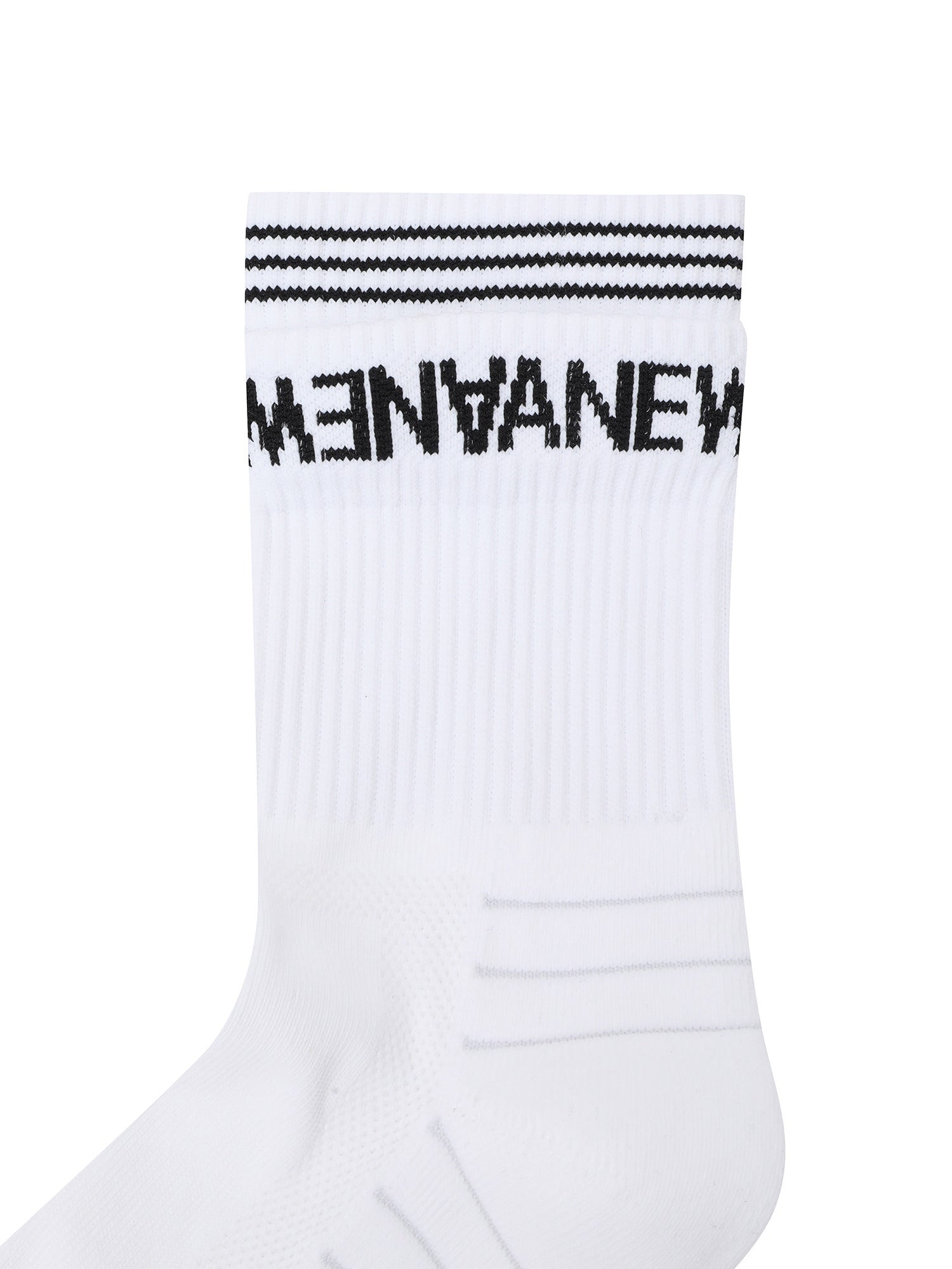 MEN ESSENTIAL MIDDLE SOCKS