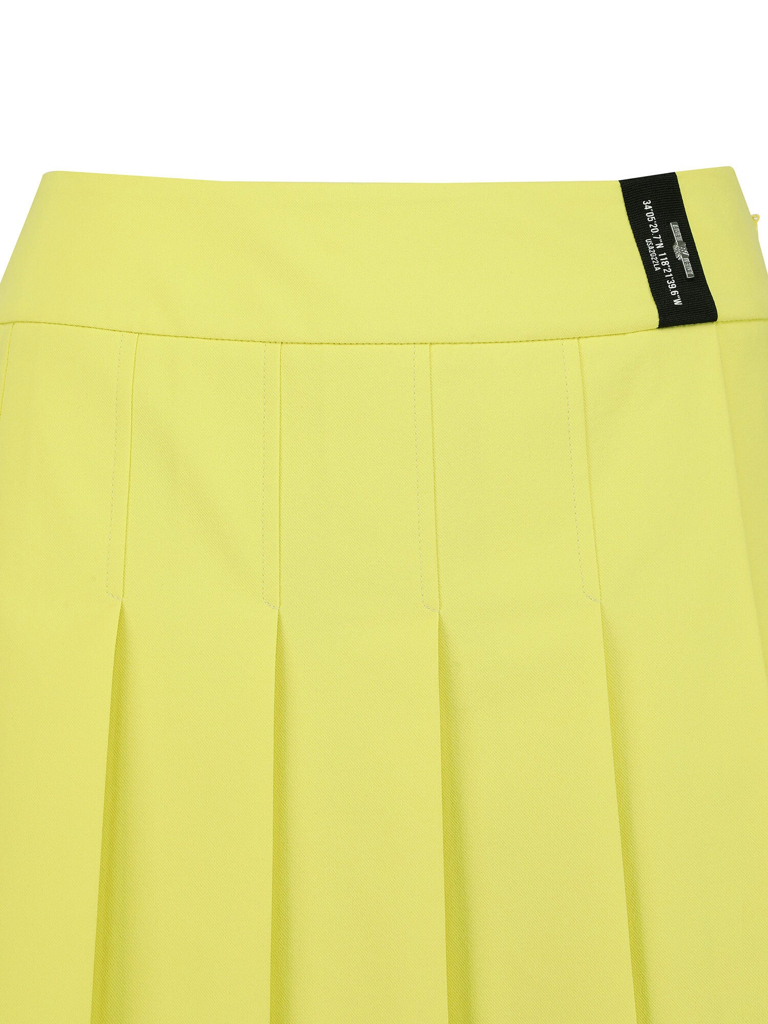 WOMEN OVER PLEATED HALF PANTS