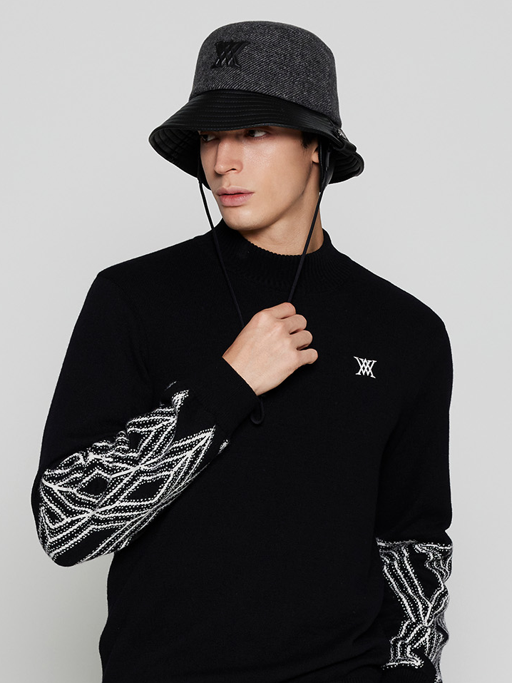 MEN WI FUZZY LOGO POINT SWEATER