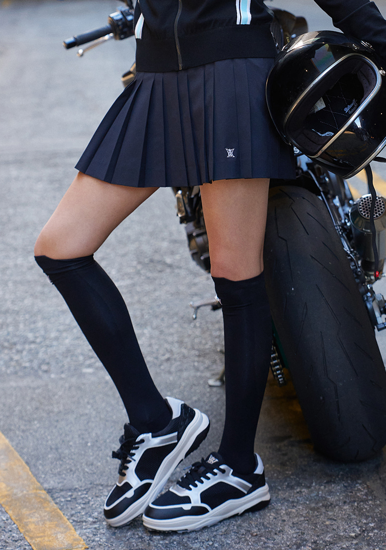 WOMEN ESSENTIAL PLEATS SKIRT