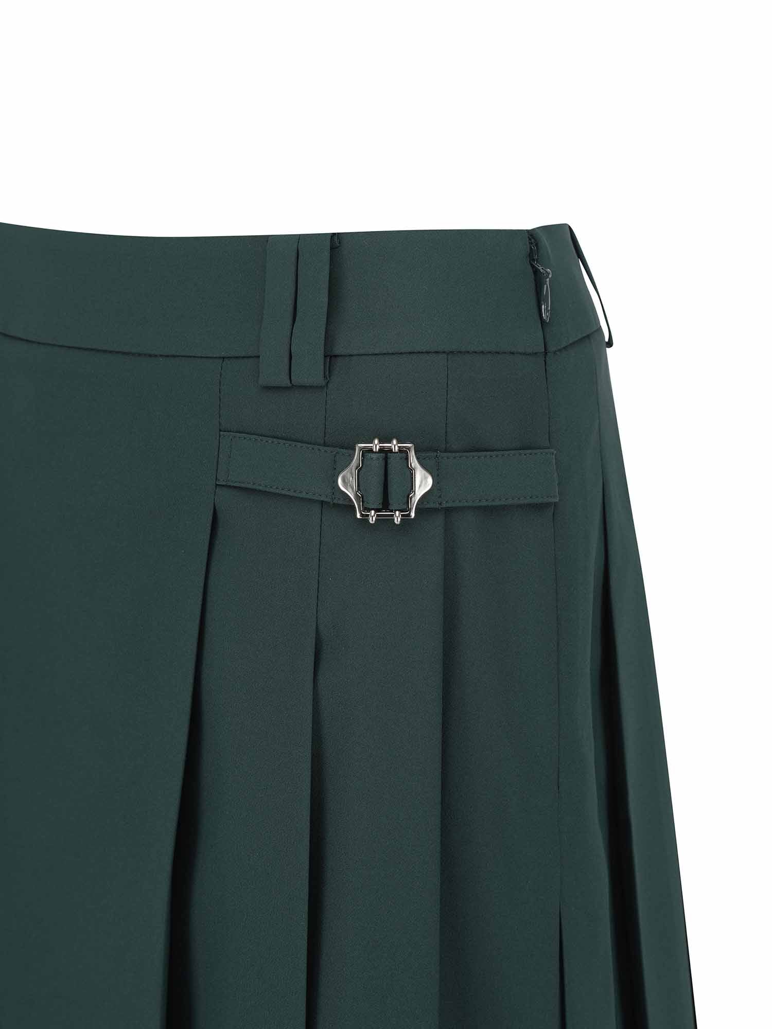 WOMEN SEASONAL PLEATS HALF PANTS