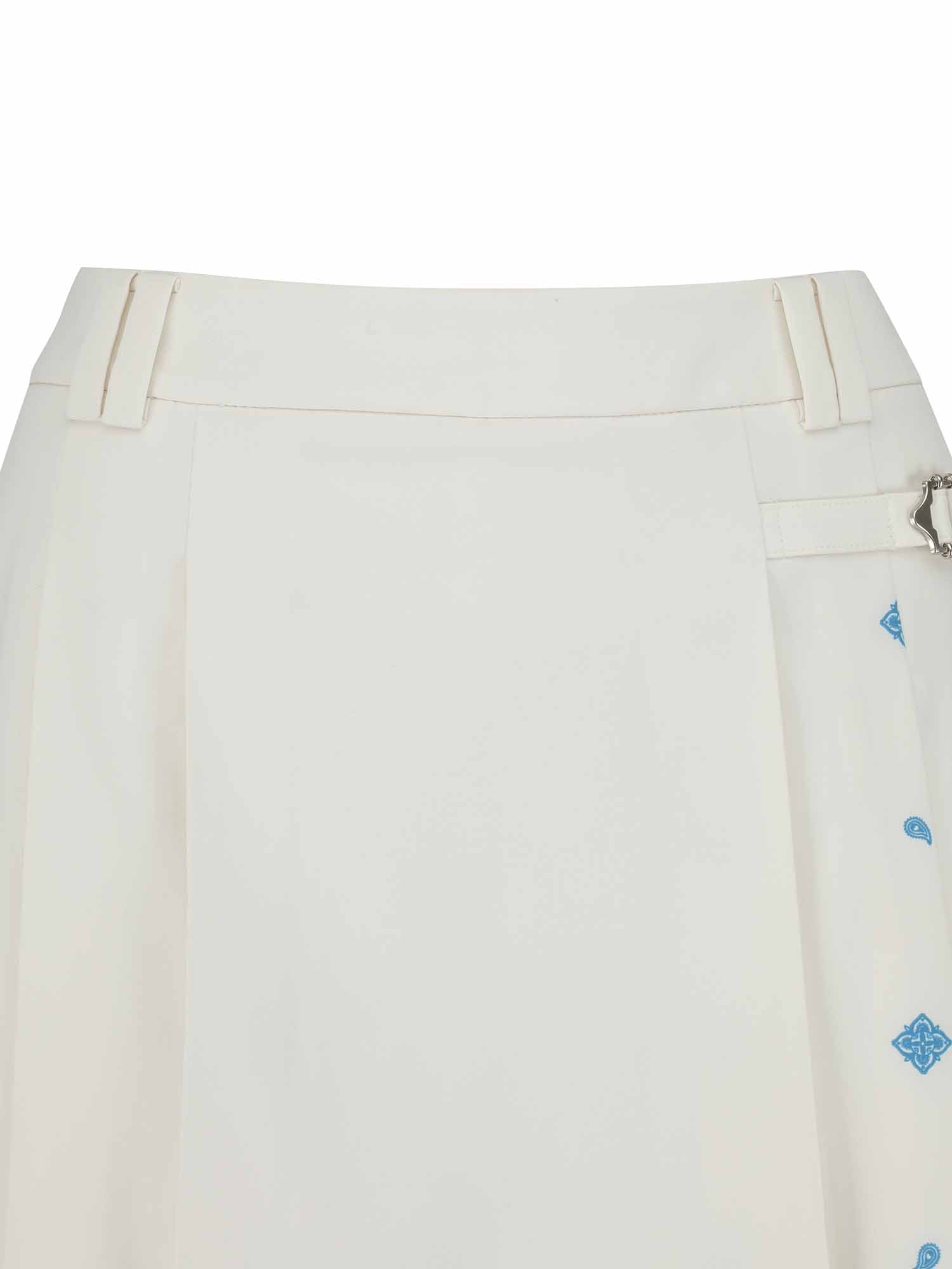 WOMEN SEASONAL PLEATS HALF PANTS