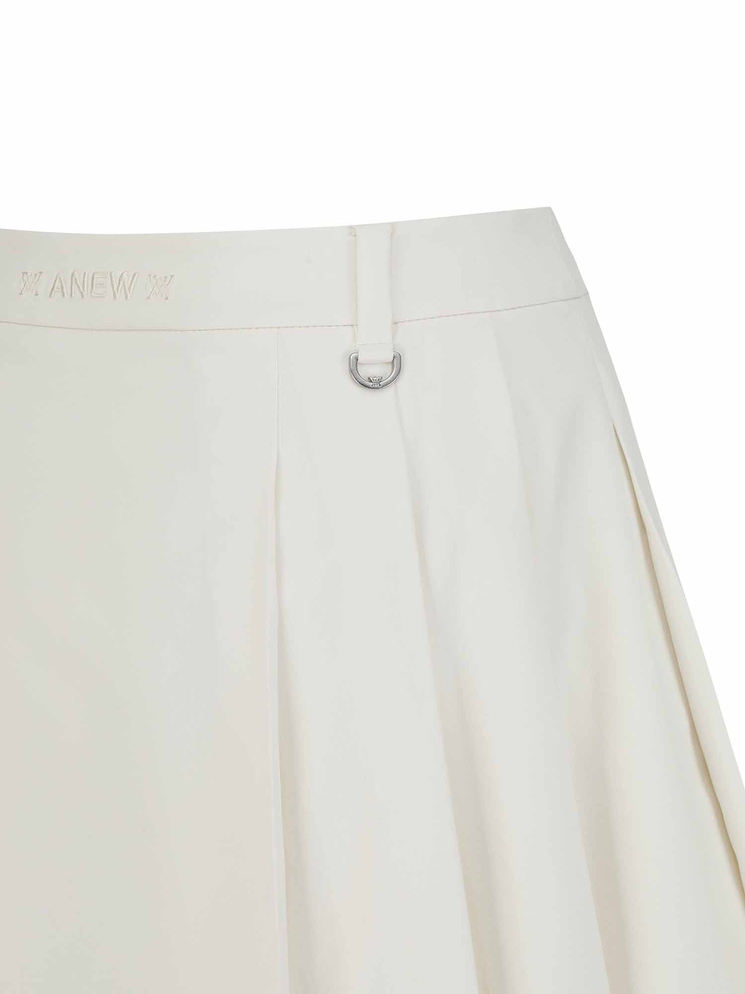 WOMEN SEASONAL PLEATS HALF PANTS