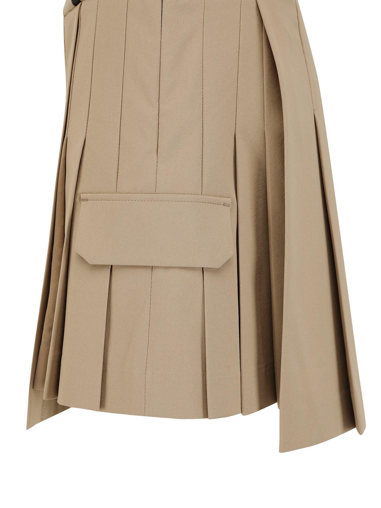 WOMEN OVER PLEATED HALF PANTS