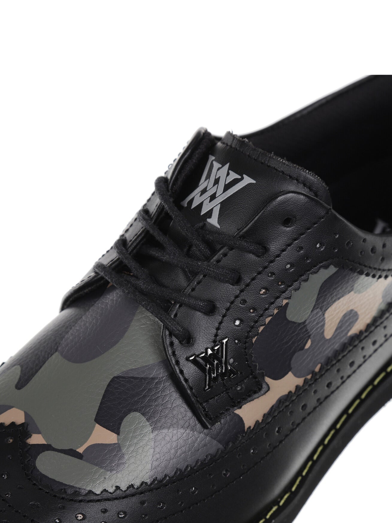 WOMEN Camo Wing Tip Brogue Shoes