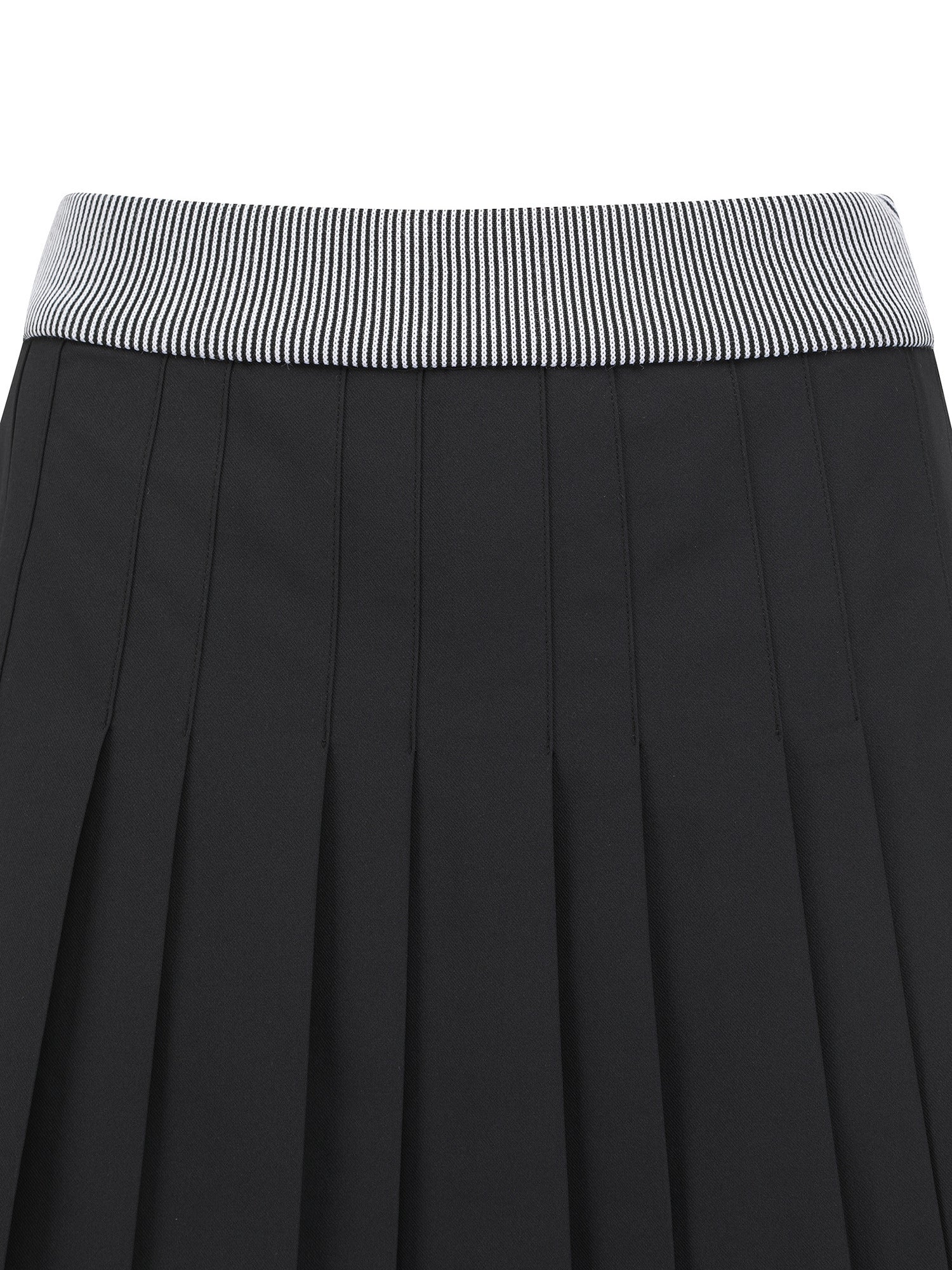 WOMEN ESSENTIAL PLEATS SKIRT