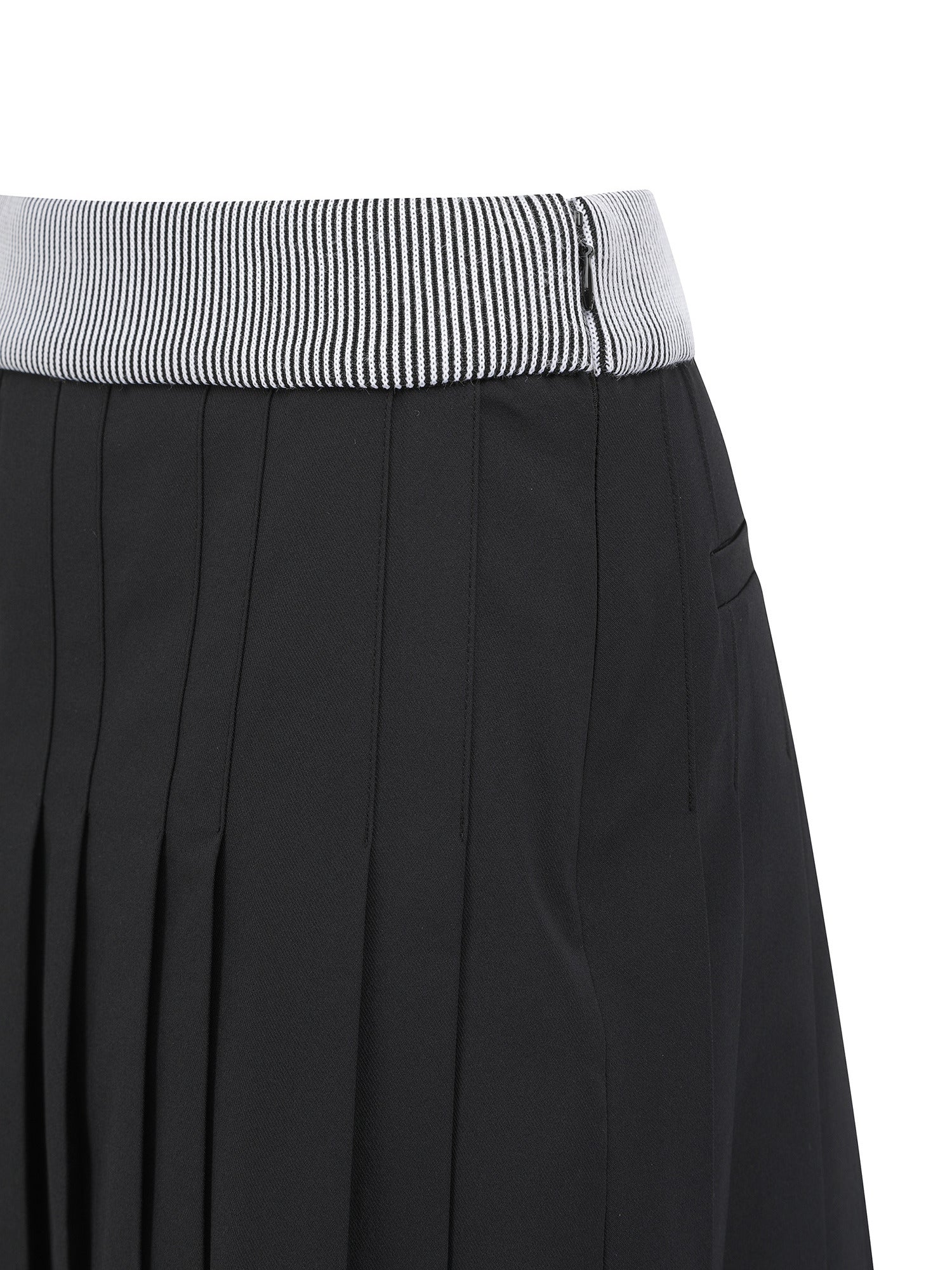 WOMEN ESSENTIAL PLEATS SKIRT