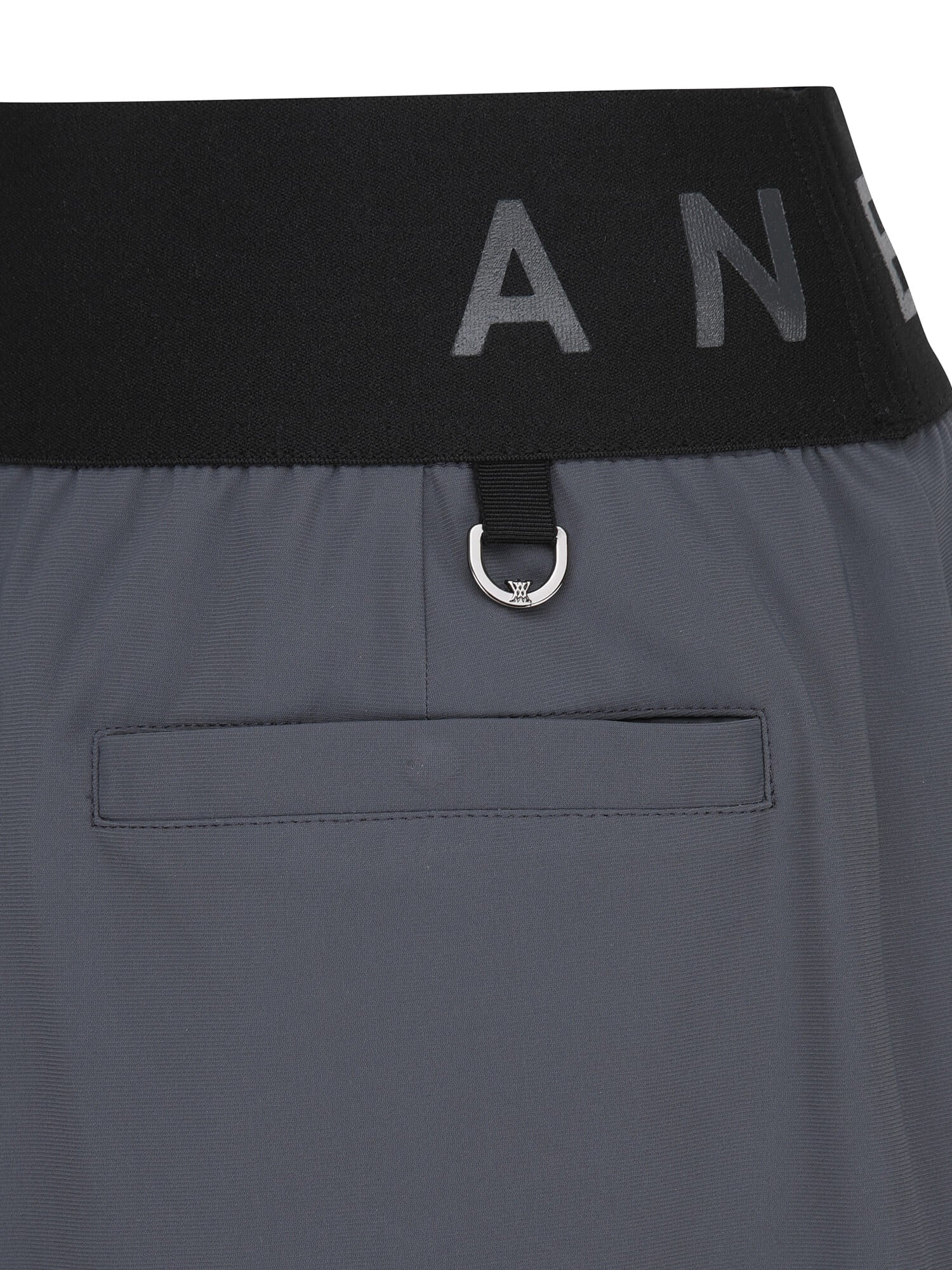WOMEN SM ESSENTIAL COOL HALF PANTS