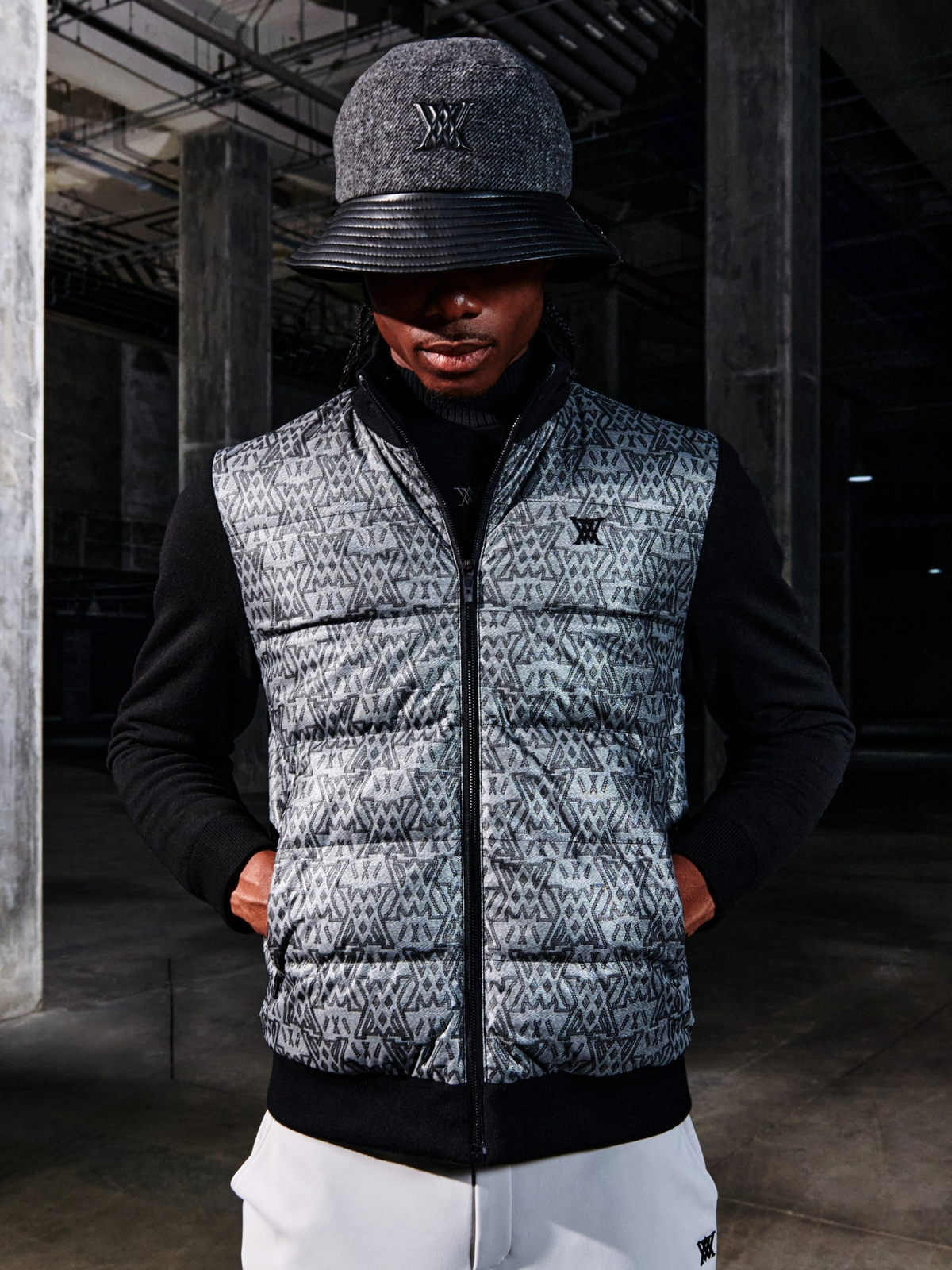 MEN WI BIG LOGO HYBRID DOWN JACKET