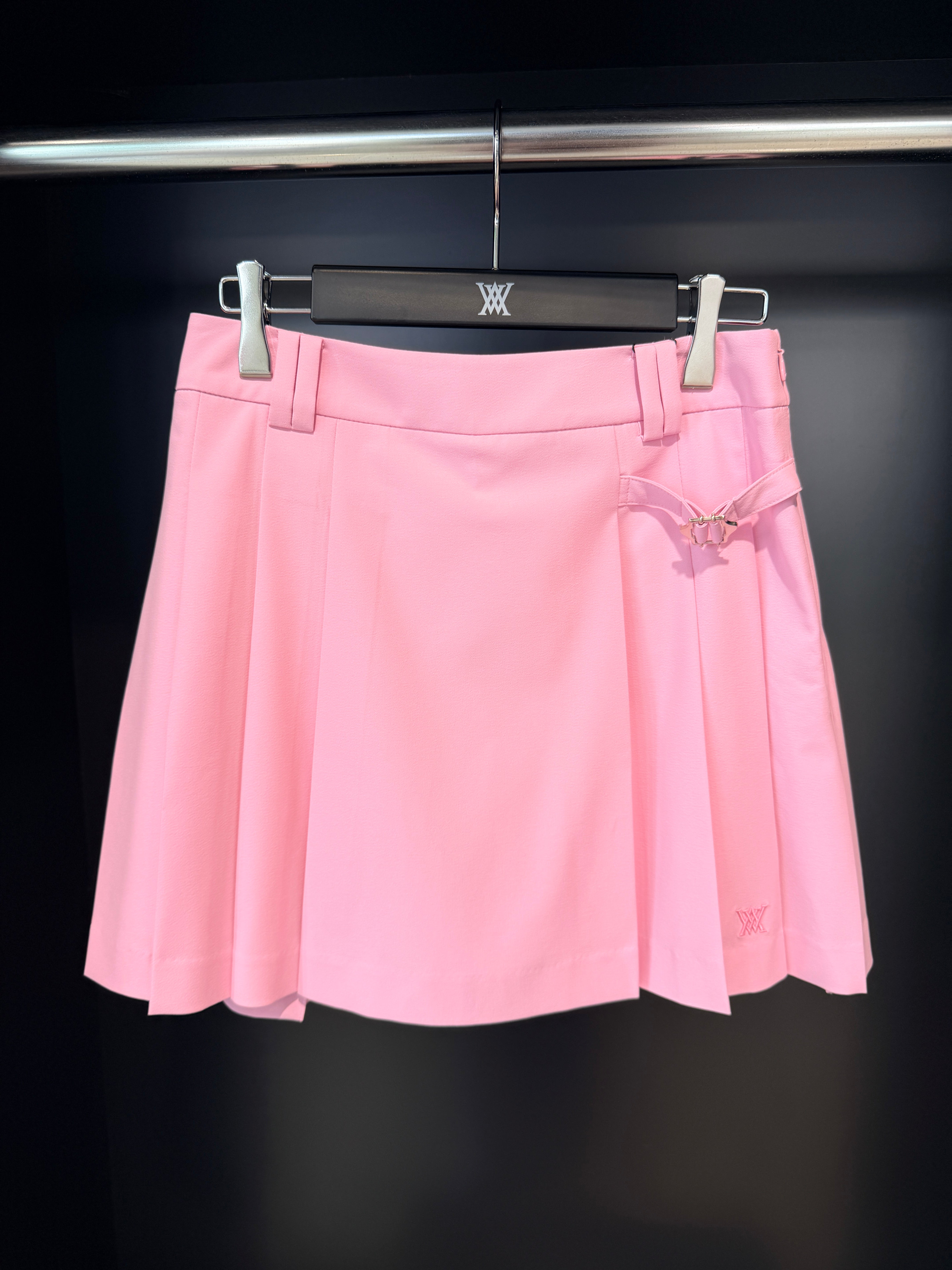 WOMEN SEASONAL PLEATS HALF PANTS
