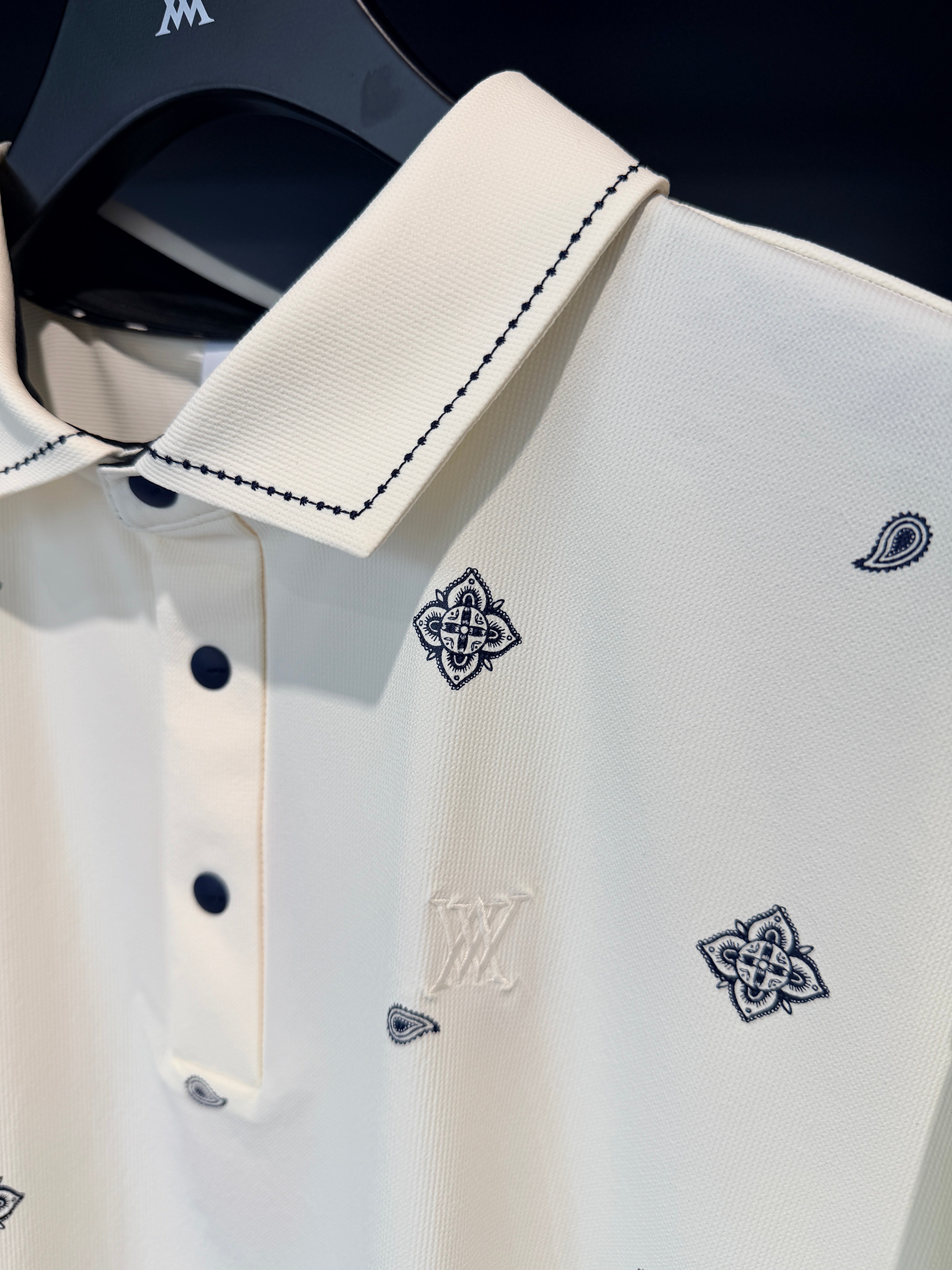 MEN SEASONAL PATTERN T-SHIRT