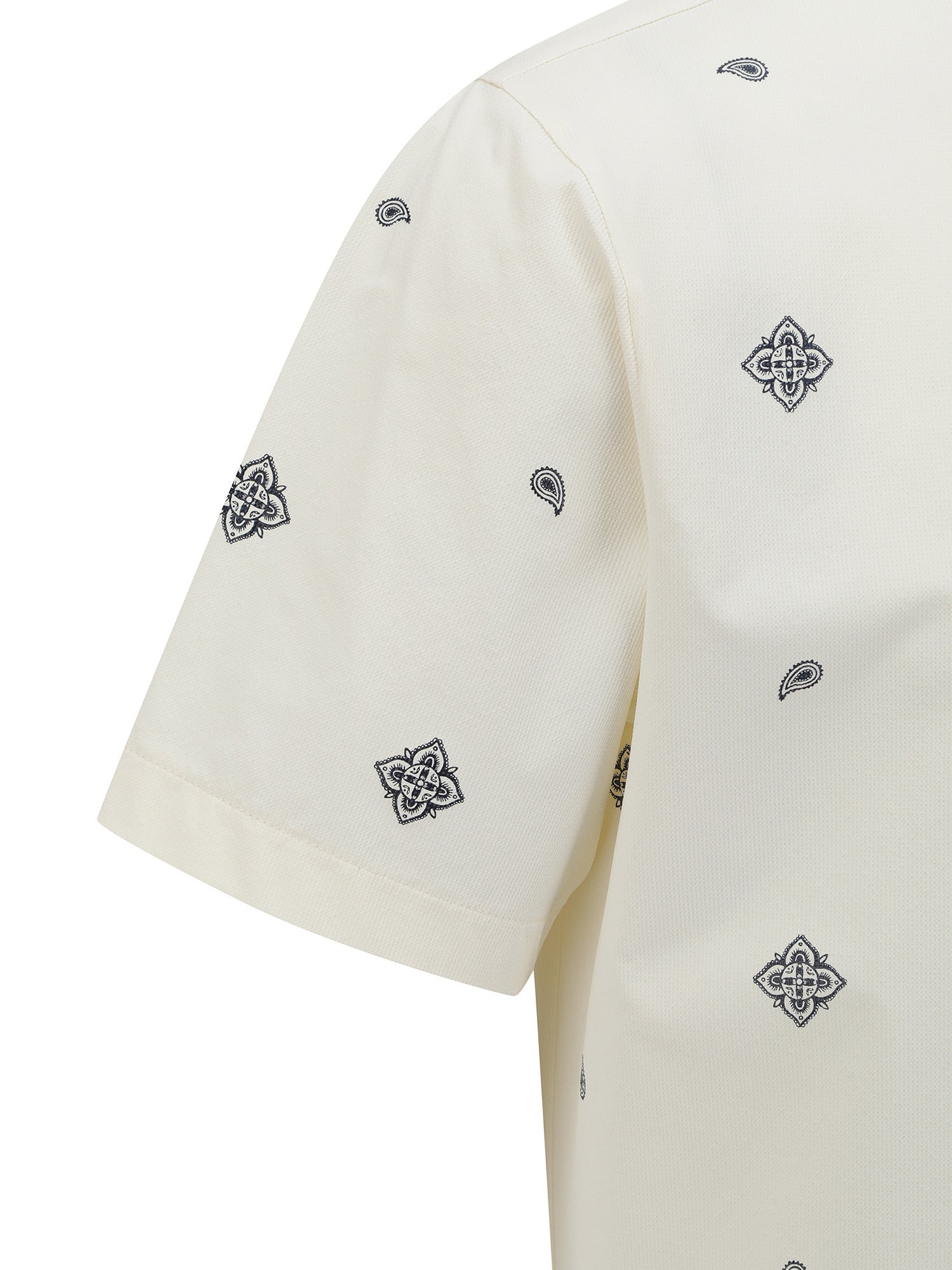 MEN SEASONAL PATTERN T-SHIRT