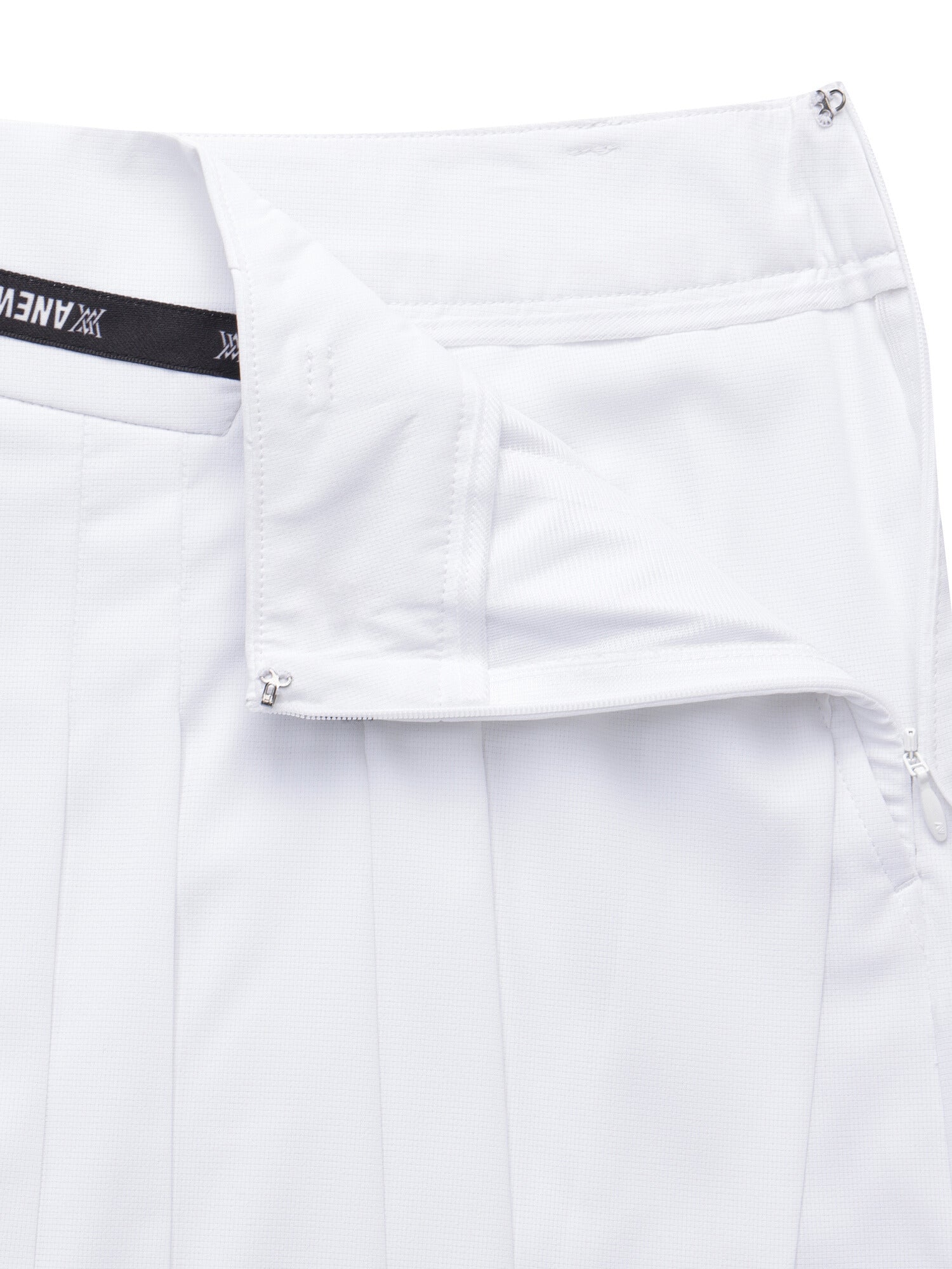 WOMEN SM INCISION PLEATED HALF PANTS